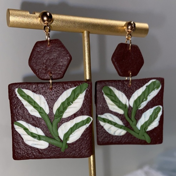 Polymer Clay leaf earrings 🍂 - Picture 3 of 4